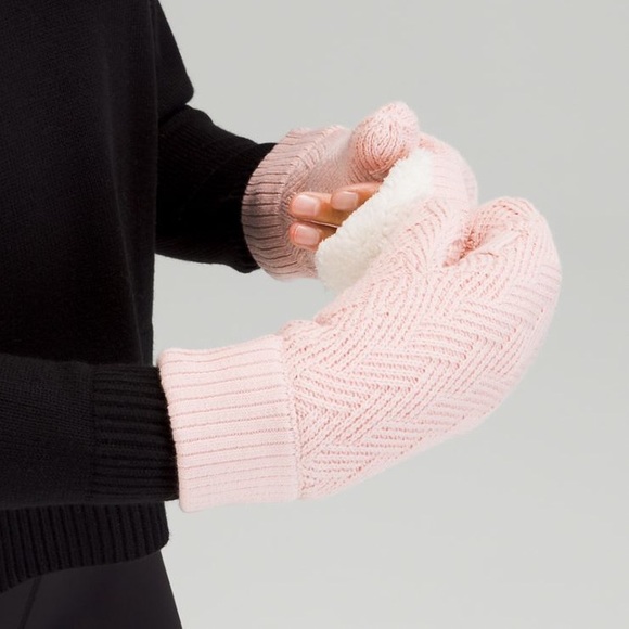 LAST SET:  Lululemon Sherpa Weave Beanie Hat & Mittens - Picture 4 of 14